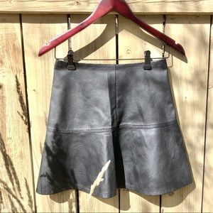 ☀️TERRA NOVA black short skirt!